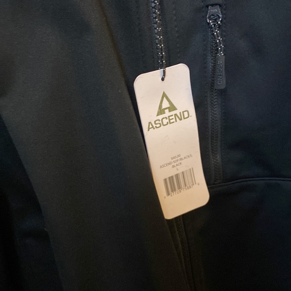 Ascend wind and rain jacket - Picture 5 of 5